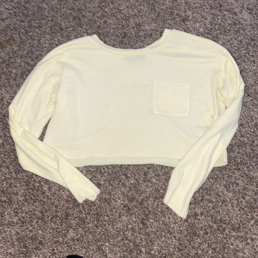 teens yellow long sleeve crop top